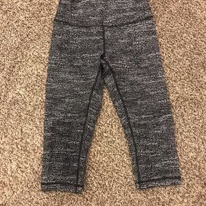 Lululemon high rise wonder under capris